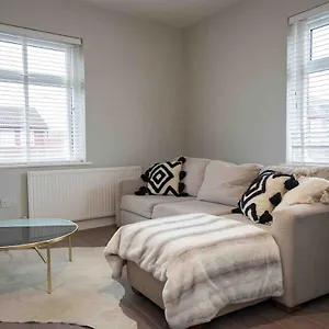 Apartment Near & Pleasure