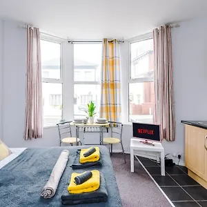 Empire - Dickson Road Apartment