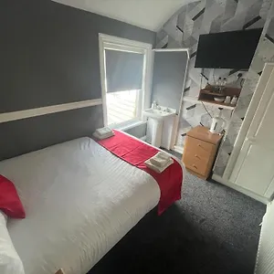 Km Pier Guest house *