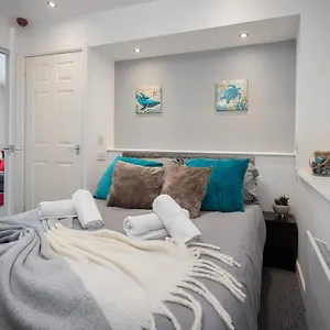 01 Holmfield Apartment Blackpool