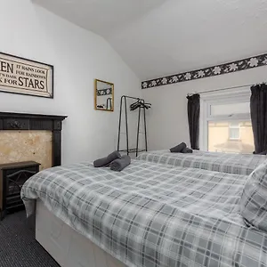 The Bromley - Collection Holiday home *