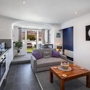02 Holmfield Apartment Blackpool