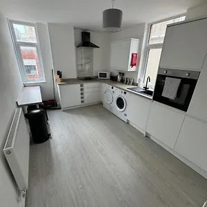 Theo 150 Meters From The Winter Gardens Large Groups Welcome Apartment