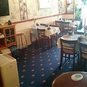 Willow Grove 3* Blackpool