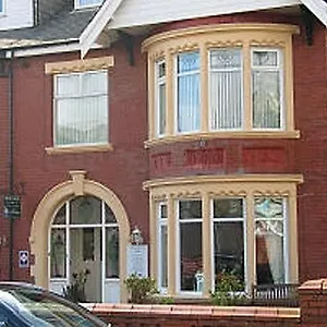 The Grosvenor View - 3* Blackpool