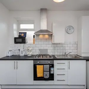Apartment Cherry - Pineapple Blackpool