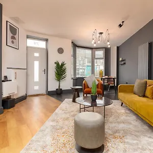 Hi-tech Modern Industrial Feel Two Bedroom House, South Shore Just Off Sea Front * Blackpool
