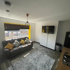 The Willow - Superb Spacious 3 Bed Room Apartment Apartment