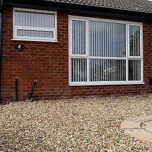 Apartment Bee Bungalow In *