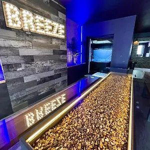 Breeze - Luxury Group - Sleeps 19 Holiday home Blackpool