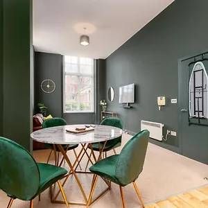 Apartment Luxury Ground Floor In Grand North Shore Sea Front Building *