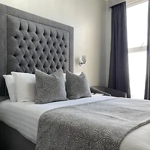Park House 3* Blackpool
