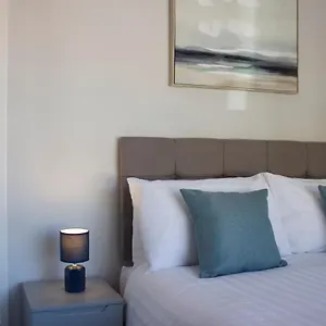 Holiday home Treetops View - Cheerful & Modern In Bispham, *