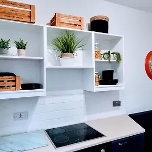 Apartment Oasis *