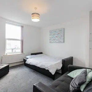 Cherry - Apple Apartment Blackpool