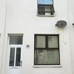 Holiday home Immaculate 2-bed House In