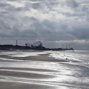 Cozy 1 Bedroom Flat In Blackpool