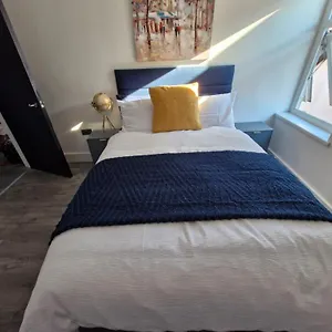 Aurora's Sky Lounge Apartment *