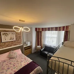 Hotel Backpackers & 2*