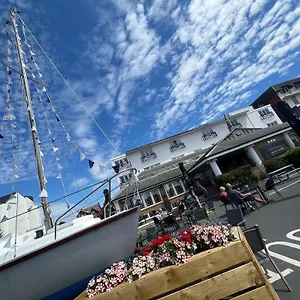 On The Prom At The Fernlea 3* Lytham St Annes