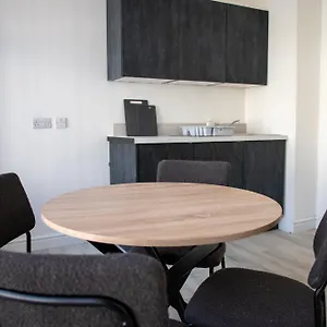Apartment Ground Floor - Balmoral - Free Wifi *