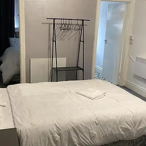 Great House 5 Min Walk 2 Locations In * Blackpool