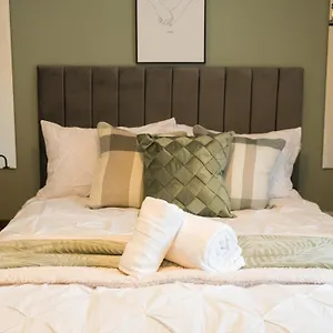 Vance Towers 5 - Cosy Stylish Apartment *