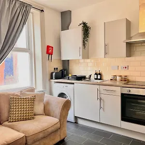 Cosy 1 Bedroom Next To Winter Gardens With Free On-site Parking, * Blackpool
