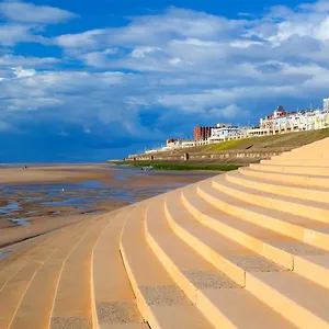 The Golden Sands * Blackpool