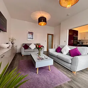 Franks 2 - Outdoor Balconies - Sleeps 8 Apartment Blackpool