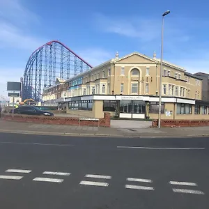 Ocean Waves Blackpool