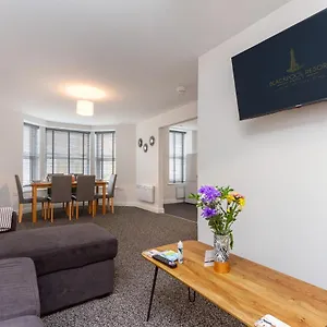 Kings Court Modern Aparthotel, Town Centre - Collection * Blackpool