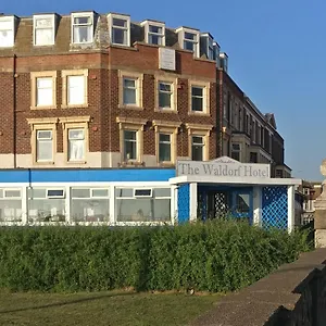The Waldorf - Near Pleasure & Sandcastle 3* Blackpool