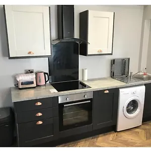 Apartment On Road With Free Parking