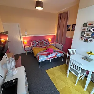 Rocks Pleasure Apartment
