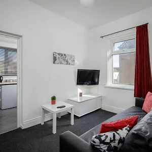 Barton Beachside - Comfort Onebedroom Apartment, Double & Sofabed - & Promenade Location - Over 21's, Family Friendly Only, Id Required, Stairs Access, Free Parking *