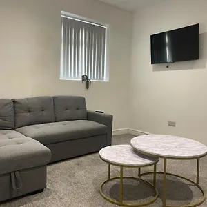 Ground Floor - Balmoral - 2 - Sleeps 6 Free Wifi Apartment Blackpool